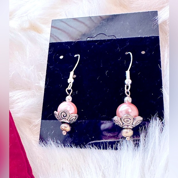 ꧁Soul Embellishments꧂Elegant Floral Pink Pearl Earrings (925s STAMPED) Handmade - Picture 8 of 16